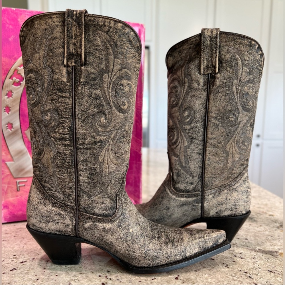 Women's Western Grey Heeled Cowboy Boots “NEW in BOX” - Picture 3 of 10